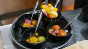 Ăn thắng dền ngũ sắc ban đêm ở Hà Giang