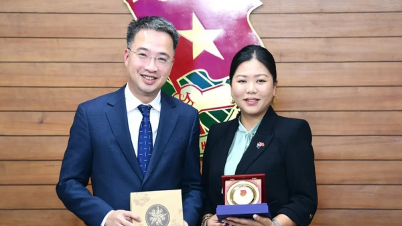 Anh Nguyễn Tường Lâm tiếp đoàn đại biểu Hội đồng Giao lưu chính trị Úc