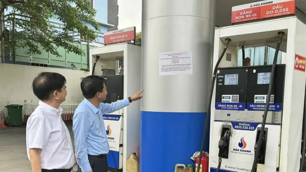 Ba thương nhân đầu mối bị phạt do vi phạm dự trữ xăng dầu