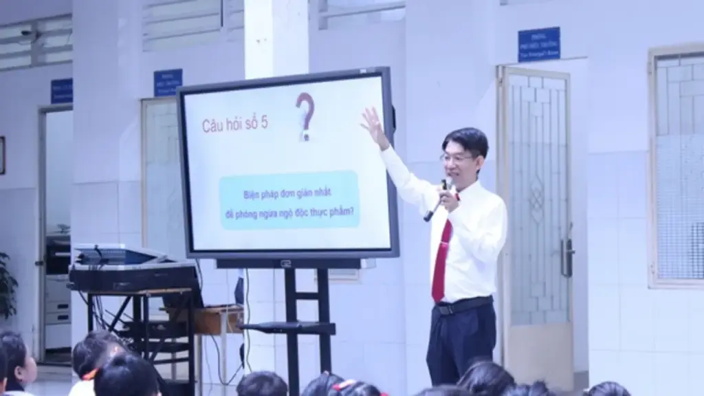 Bác sĩ dặn học sinh 5 điều cần làm trước khi ăn, tránh ngộ độc thực phẩm