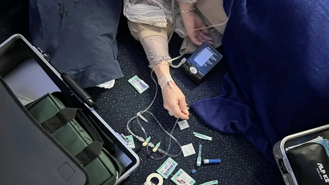 Bác sĩ Việt cứu hành khách ngất xỉu trên máy bay đi Nhật