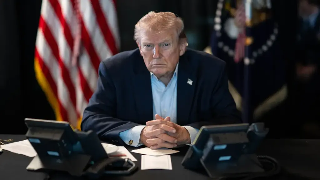 Báo Mỹ viết về quá trình ông Trump ra quyết định tấn công Iran