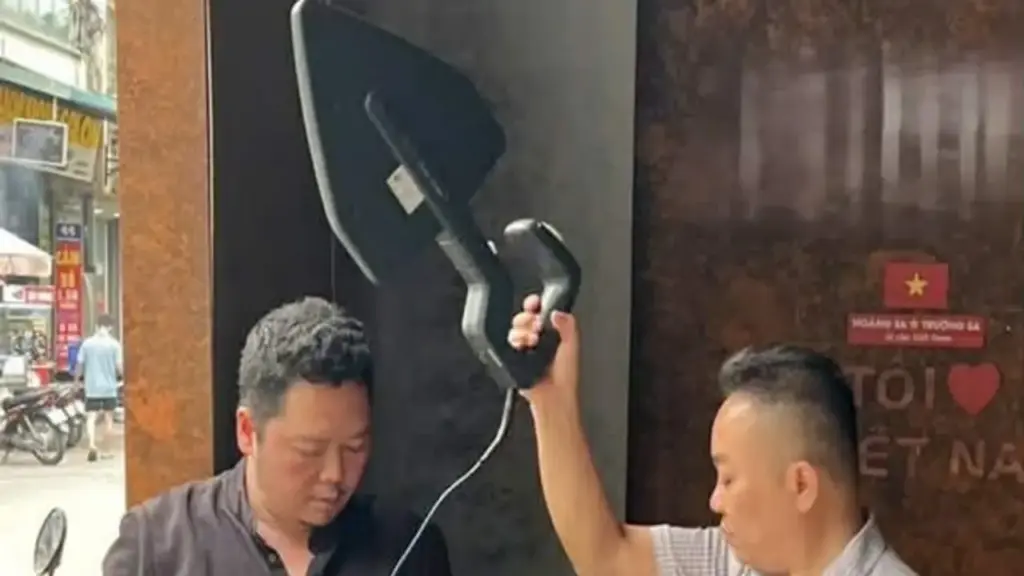 Bất ngờ thủ phạm khiến hàng loạt ô tô, xe máy ở Hà Nội bị 'tê liệt'