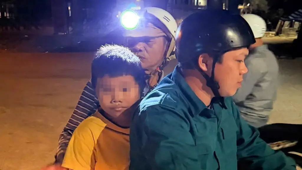 Bé trai đi chơi rồi ngủ quên, cả đảo ở Gia Lai đi tìm xuyên đêm