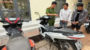 Bị vây bắt, nghi phạm dùng dao và xịt hơi cay chống trả cảnh sát