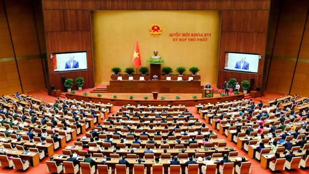 Bộ Chính trị: Nghiên cứu tổng kết, sửa đổi tổng thể Hiến pháp 2013 phù hợp với thực tiễn