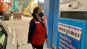 Bộ Công thương lý giải về quyết định điều hành giá xăng dầu lúc nửa đêm