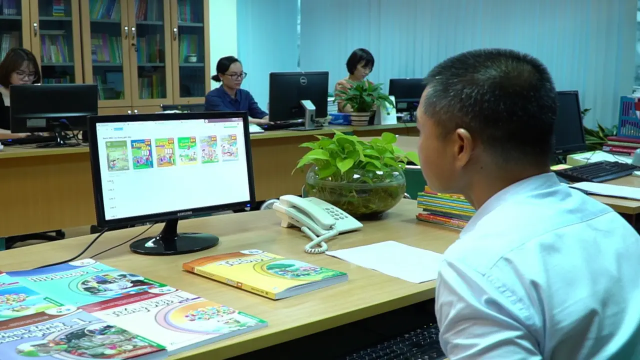 Bộ GD-ĐT: Sách giáo khoa điện tử không phụ thuộc độc quyền vào công nghệ, thiết bị riêng biệt