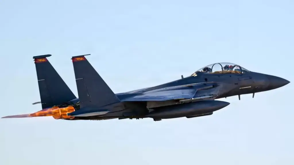 Cách CIA hỗ trợ giải cứu phi công Mỹ nhảy dù ở Iran