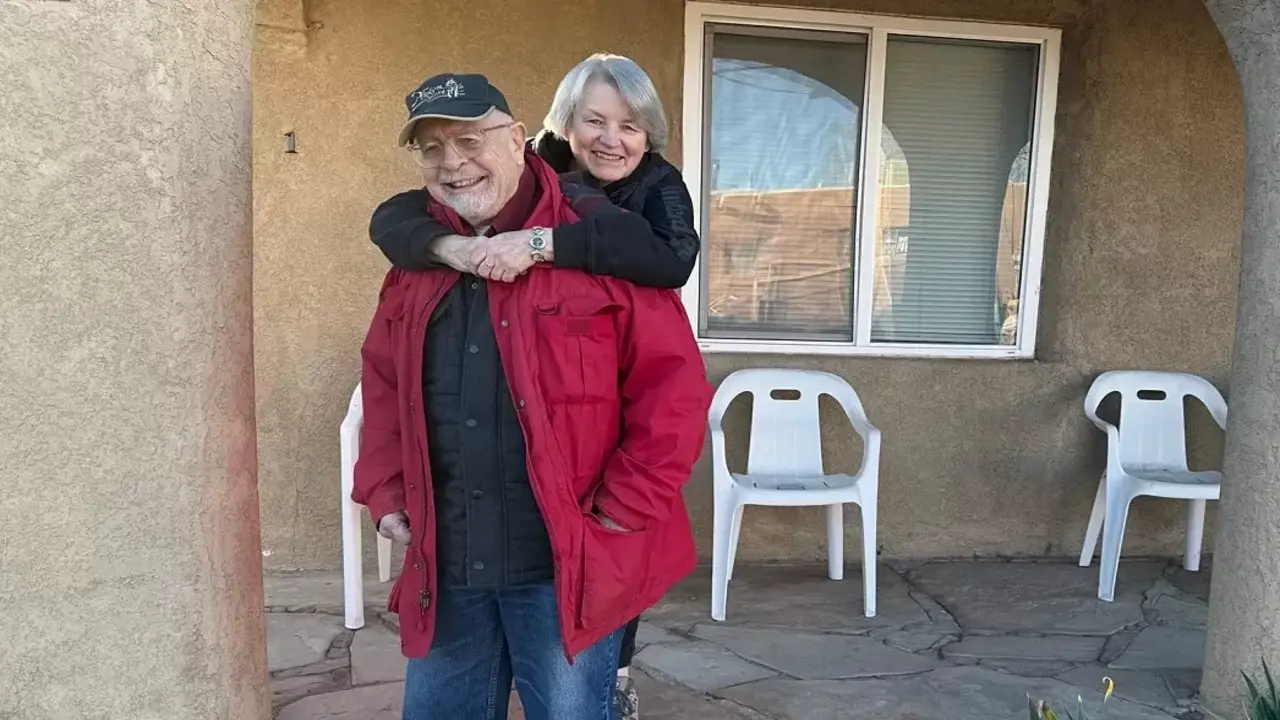 Cái kết của giáo sư Mỹ thuê người lạ làm hướng dẫn viên du lịch