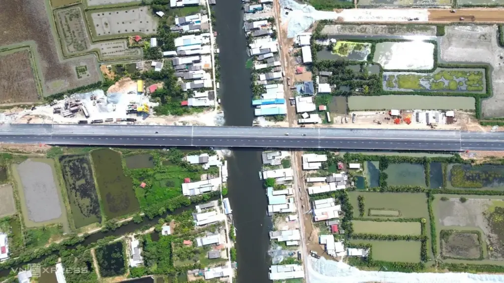 Cao tốc Hậu Giang - Cà Mau cho xe chạy dịp 30/4