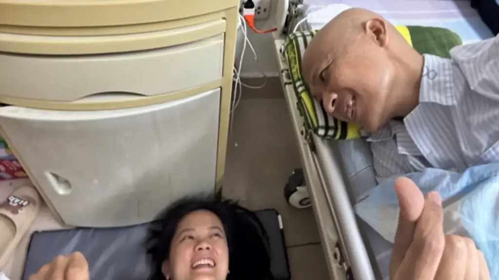 Chồng bị ung thư máu, vợ 7 năm 'nửa bước không rời'