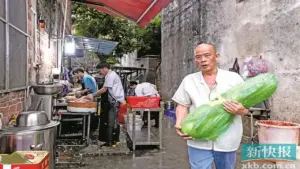 Chủ quán lẩu Trung Quốc khổ vì khách đông: 