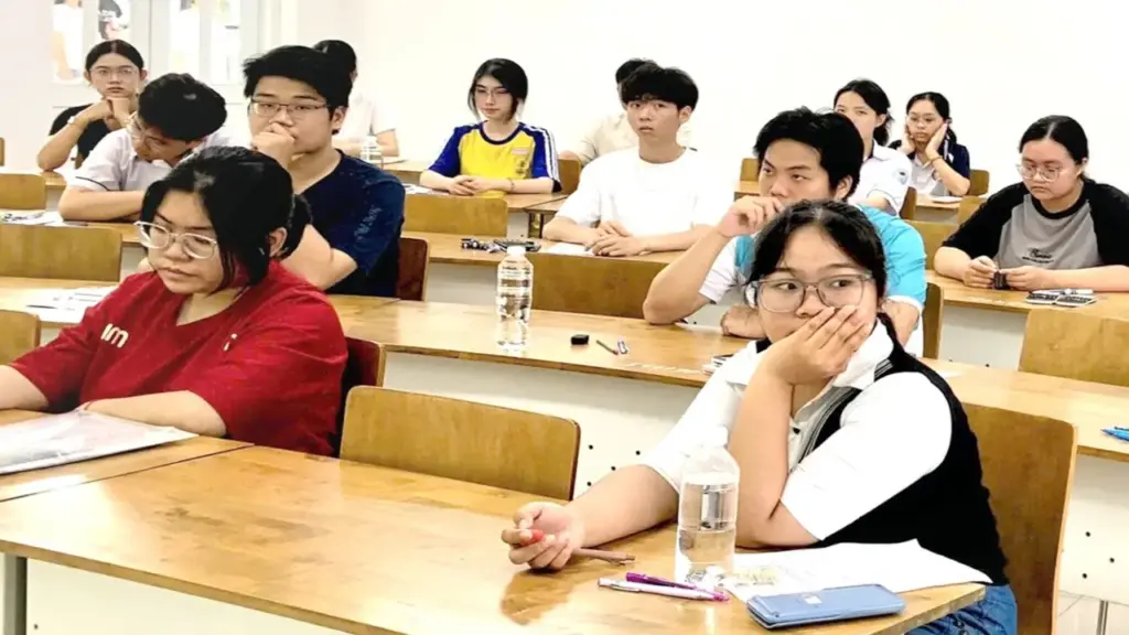 Có nên thi đánh giá năng lực đợt 2?