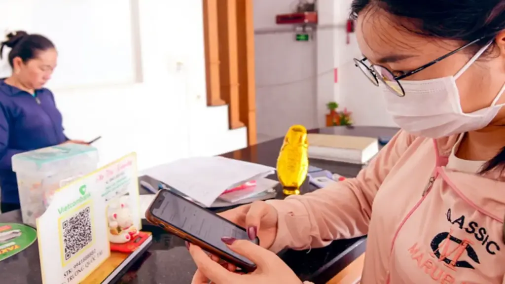 Cố tình chia nhỏ lương để né chuyển khoản sẽ bị truy thu thuế