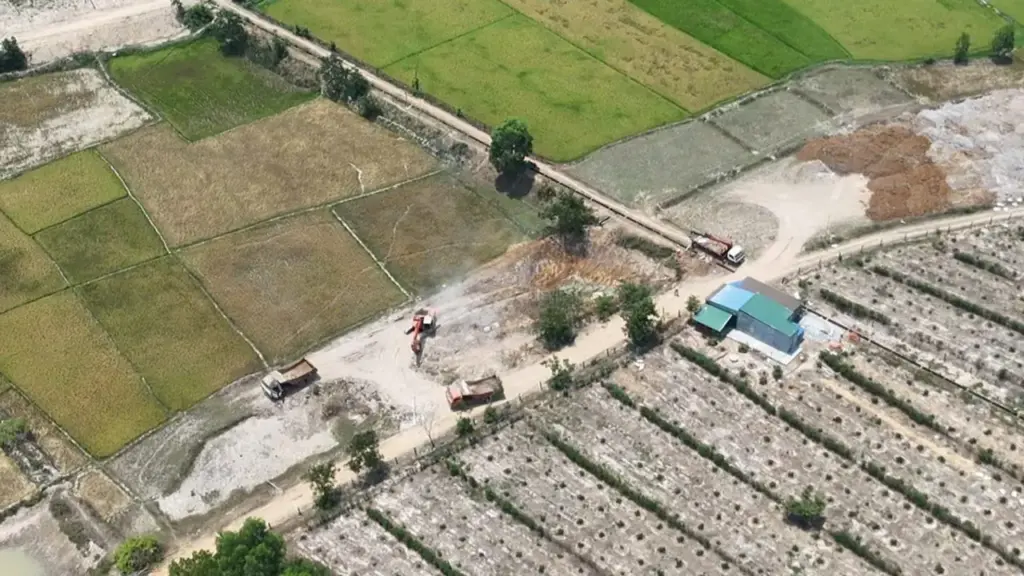 Công an đang điều tra, công trường khai thác đất lậu tại Đắk Lắk vẫn hoạt động rầm rộ