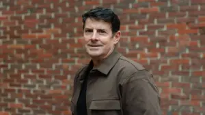 Cựu chủ tịch Tesla tiết lộ cách làm việc với Elon Musk