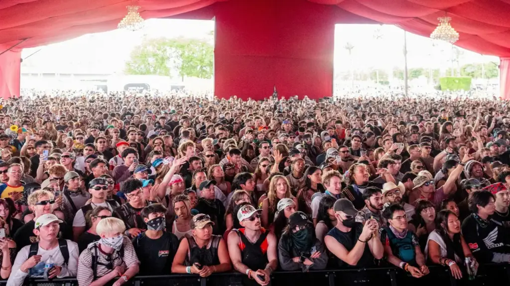 Đại nhạc hội Coachella dùng gương mặt ảo bằng AI quảng bá mạnh thay người thật