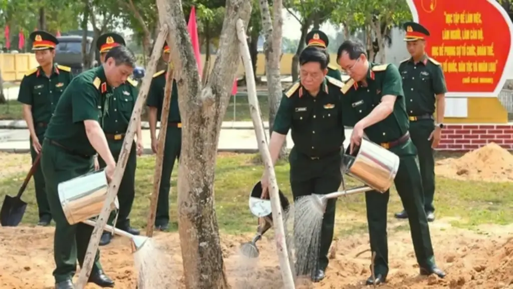 Đại tướng Nguyễn Trọng Nghĩa thăm Trường Thiếu sinh quân, nhấn mạnh 'ươm mầm' cán bộ trẻ