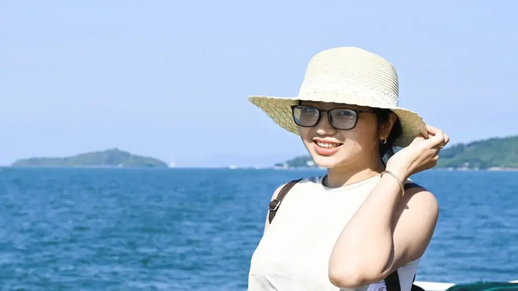 Đến đảo Hải Tặc, du khách mê câu cá, lặn ngắm san hô, nghe chuyện 'hải tặc' huyền bí