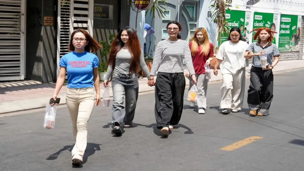 Đồ uống giải khát, kem sữa... 'sốt hàng' mùa nóng