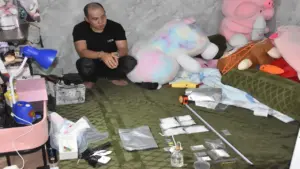 Đối tượng vận chuyển ma túy giấu nhiều súng, đạn trong người