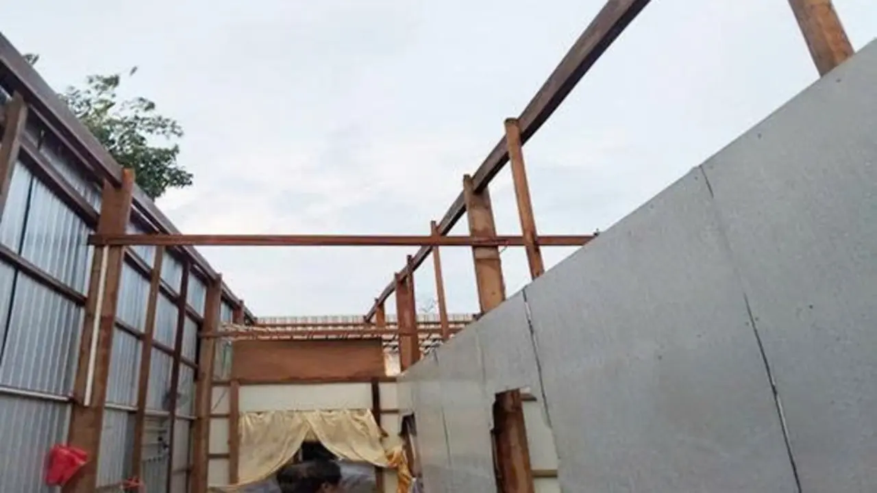 Dông lốc bất ngờ gây thiệt hại nặng nề ở Đồng Tháp