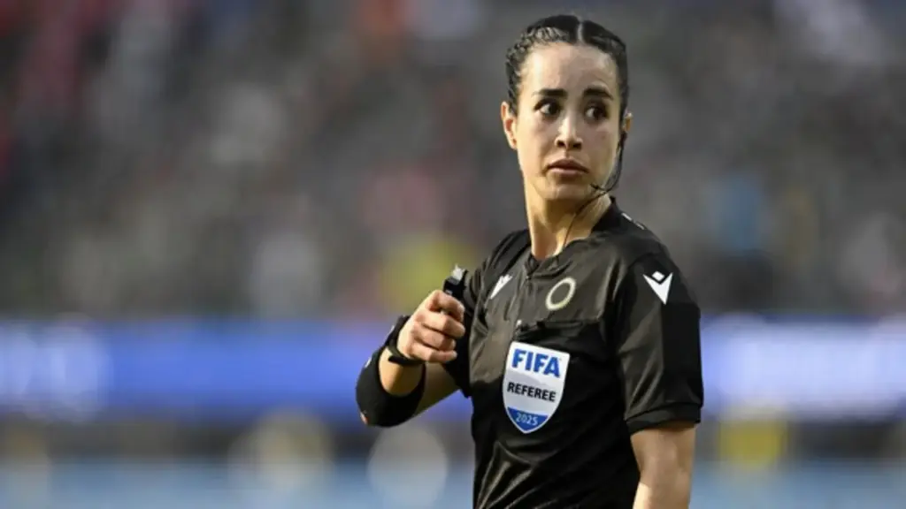 FIFA chọn nữ trọng tài xinh đẹp điều hành World Cup 2026