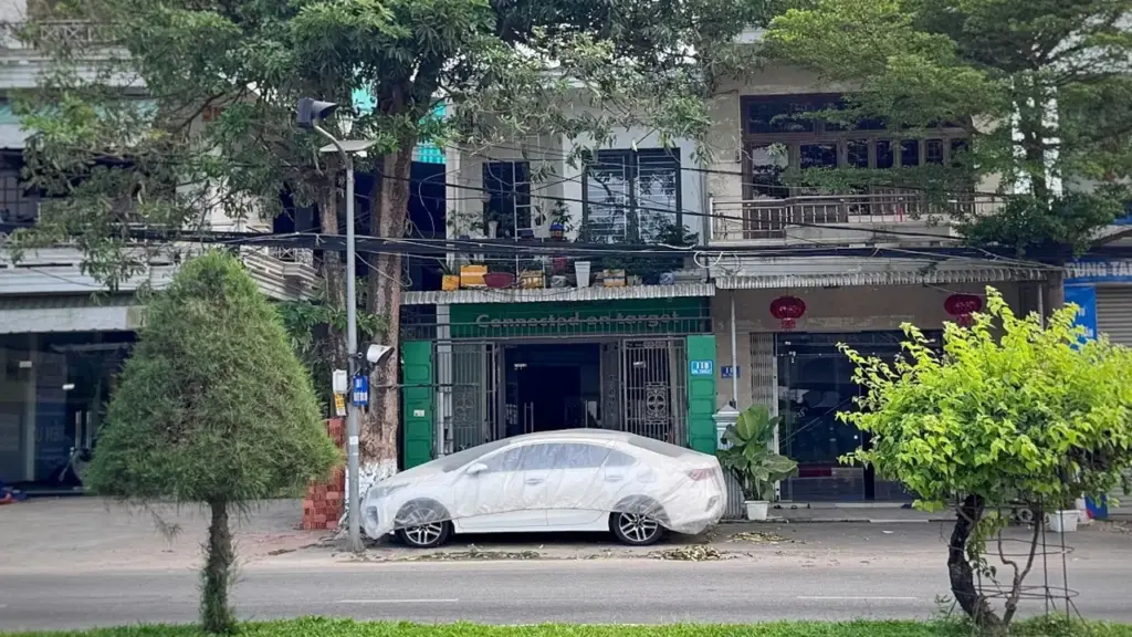 Giành nhau căn nhà sau cuộc đấu giá, hai bên cùng kêu cứu
