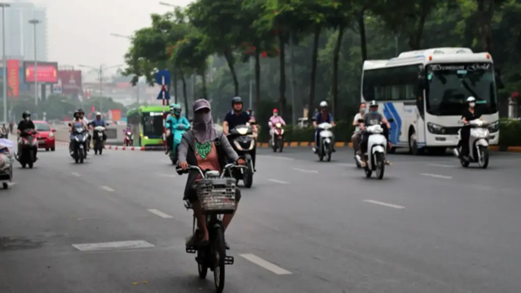 Hà Nội chưa cấm xe máy xăng trong toàn bộ Vành đai 1 từ 1.7