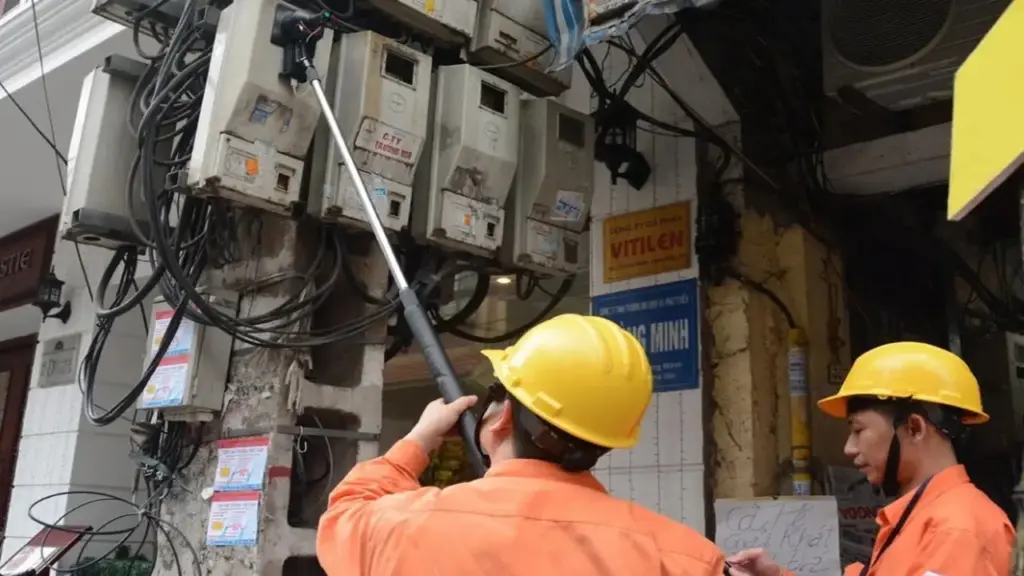 Hà Nội nắng nóng sớm có khi vượt 38 độ C, EVN phát đi thông báo quan trọng