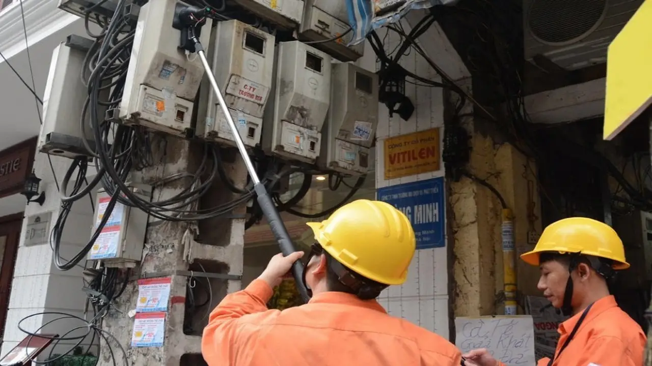 Hà Nội nắng nóng sớm có khi vượt 38 độ C, EVN phát đi thông báo quan trọng