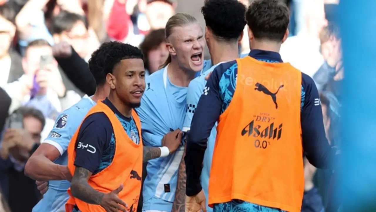 Haaland giúp Man City đánh bại Arsenal trận 'chung kết mùa', Liverpool giành 3 điểm phút 100