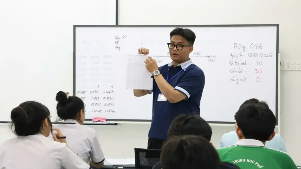 Hai học sinh khai gian tuổi để thi đánh giá năng lực