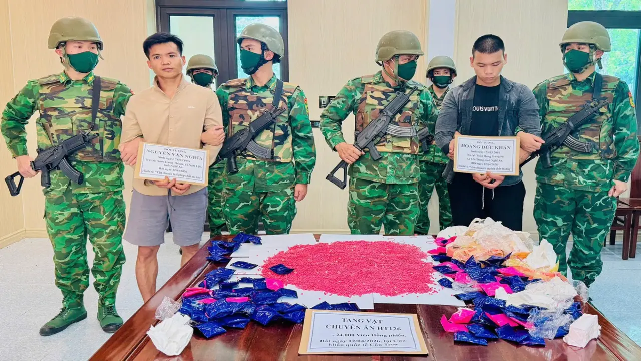 Hai thanh niên vận chuyển 24.000 viên hồng phiến để lấy 30 triệu tiền công
