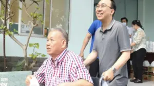 Hàng ngàn người dân TP.HCM hào hứng đi khám sức khỏe miễn phí