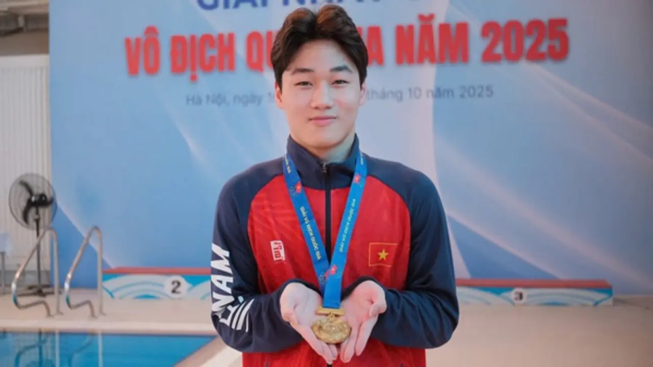 Hành trình 4.700 ngày dưới nước của 'nam thần' nhảy cầu 18 tuổi