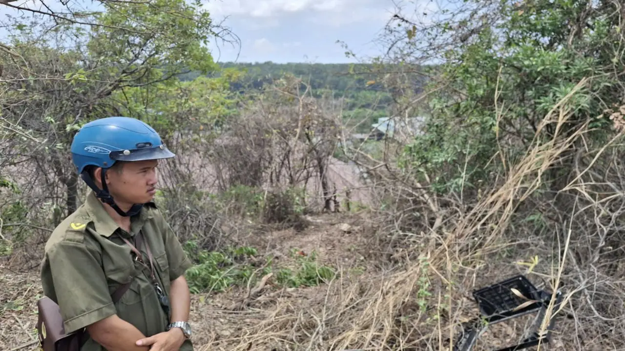 Hiện trường vụ xe tải lao trên núi Tà Zôn xuống vực, 3 người chết