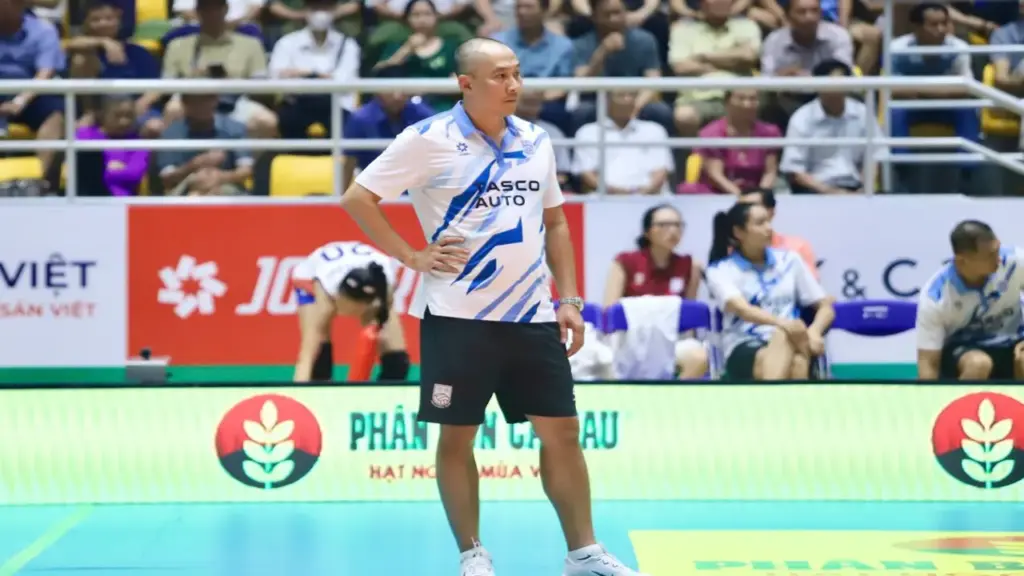 HLV Nguyễn Tuấn Kiệt nói CLB Hà Nội 'chơi chưa hay' dù vừa thắng 'sốc'