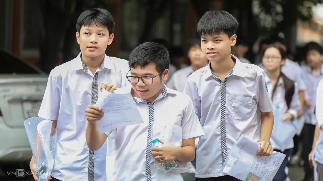 Học phí lớp 10 trường tư ở Hà Nội phổ biến 2-10 triệu đồng