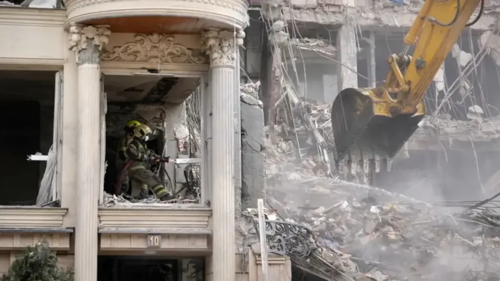 Iran: Chiến sự gây thiệt hại hơn 270 tỉ USD, sẽ đòi bồi thường