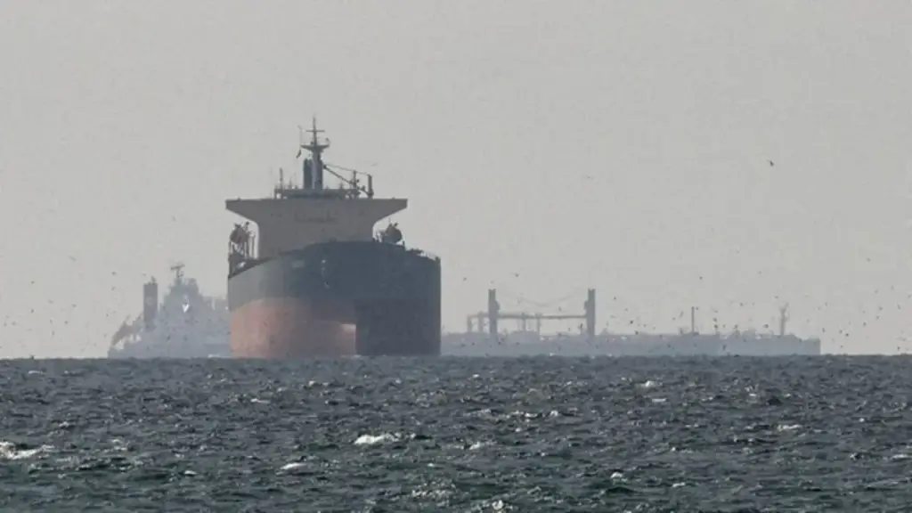Iran tái kiểm soát eo biển Hormuz sau cáo buộc Mỹ 'bội ước'