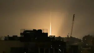 Israel nói Iran còn hơn 1.000 tên lửa, Hezbollah sở hữu tới 10.000 rocket