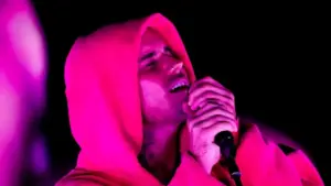 Justin Bieber diện trang phục của NTK gốc Việt