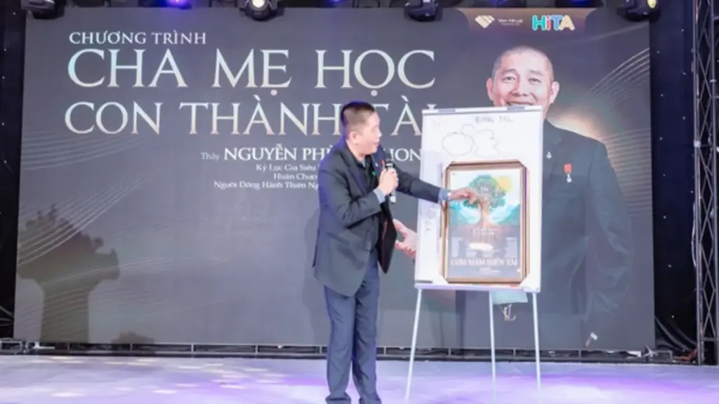 Kỷ lục gia Nguyễn Phùng Phong mang mô hình giáo dục 'Ươm mầm hiền tài' đến CH Séc