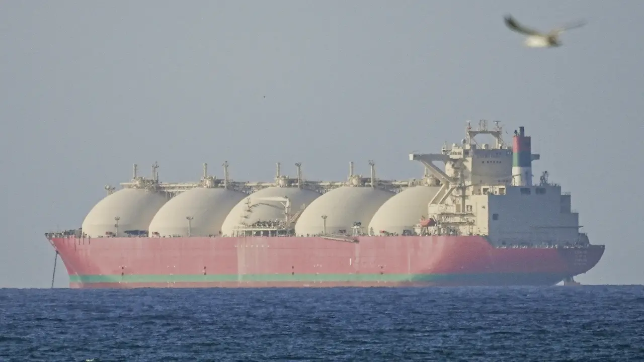 Lưu thông qua eo biển Hormuz 'đình trệ' sau lệnh phong tỏa của Mỹ