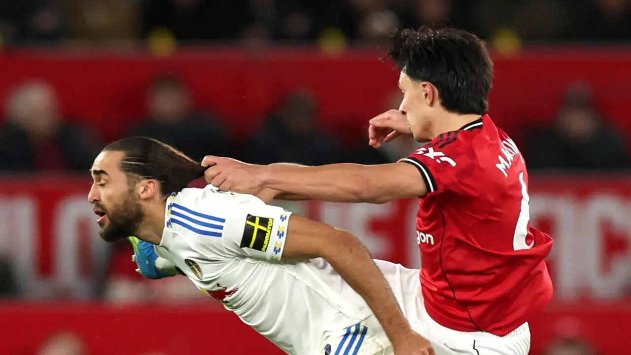 Man Utd thua sốc Leeds ngay tại Old Trafford