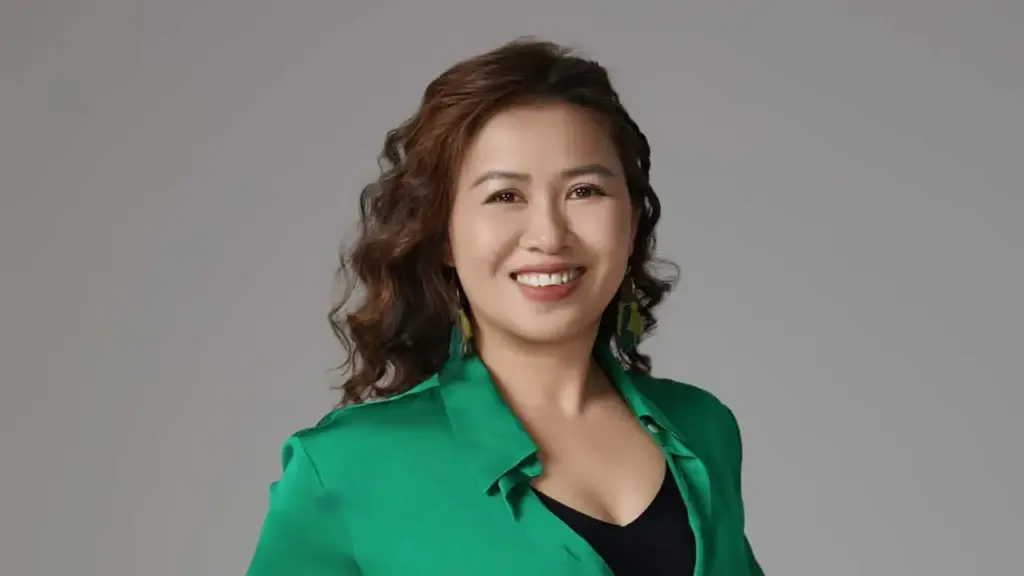 Mẹ 3 con đảo ngược tuổi sinh học, thu nhỏ 15 cm vòng eo