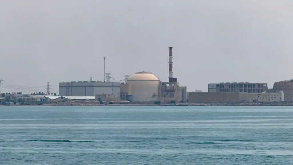 Mỹ - Israel bị tố tập kích sát nhà máy điện hạt nhân Iran