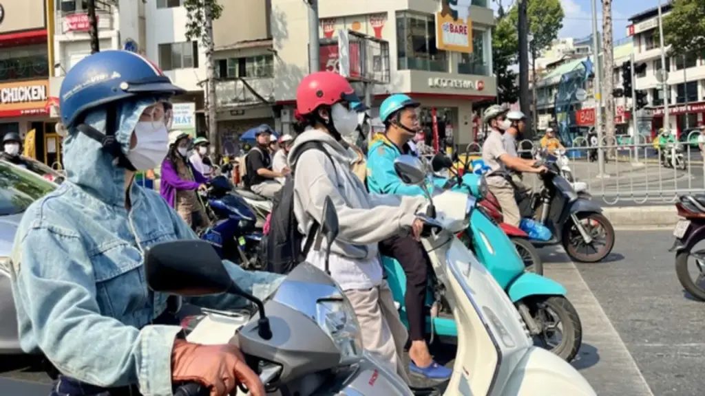 Nắng nóng tới mức nhức cả đầu: Cẩn trọng với những điều này…